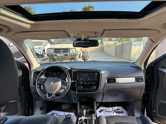 MITSUBISHI  OUTLANDER 2016 image 2