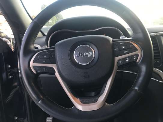 Jeep Grand Cherokee image 11