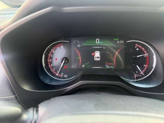 Toyota RAV4 année 2021 image 2