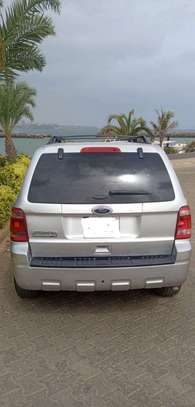 Ford Escape image 4