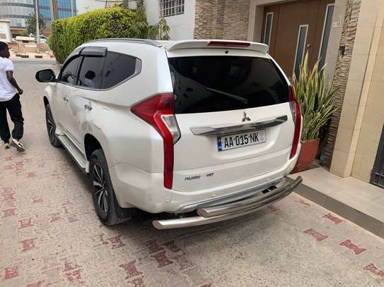 Mitsubishi pajero 2016 image 2