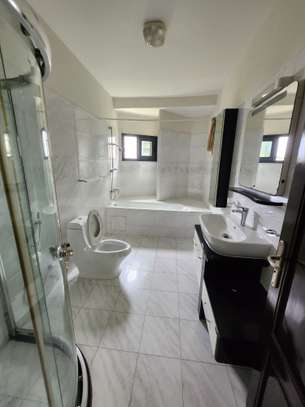 Appartement lumineux F4 à louer almadies image 5