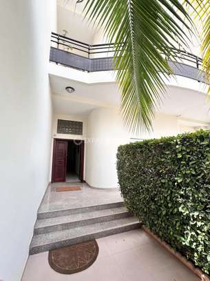 duplex f5 à louer ngor avec jardin image 11