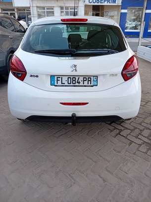 PEUGEOT 208 DIESEL image 2