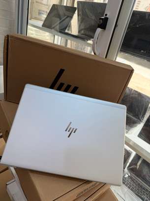 Hp EliteBook 840 G6 Corei5 256ssd Ram8 8ém Gen image 4