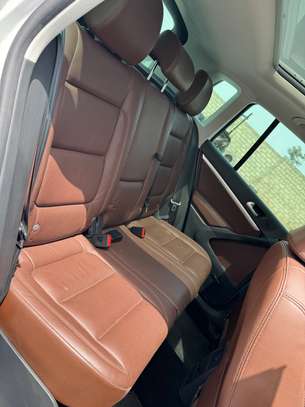 Volkswagen Tiguan image 10