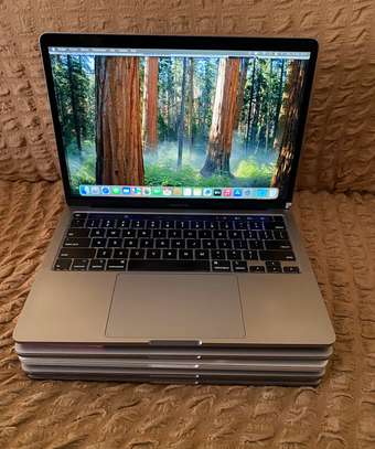 Macbook Pro 2020 13,3 pouces, core i5 image 2