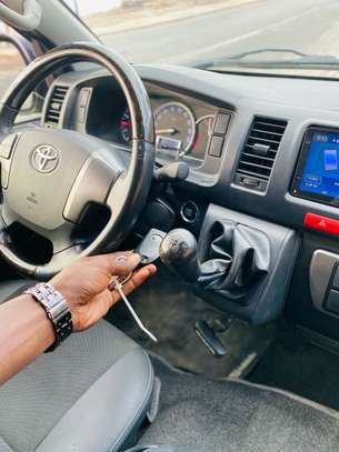 Toyota hiace 2017 image 4