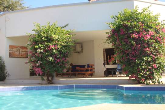 Villa de prestige Ngaparou image 9
