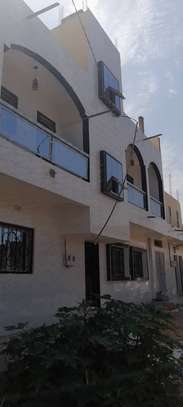 Appartement a louer  à keur Massar Extension. image 1