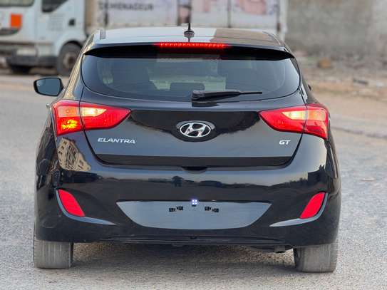 Hyundai Elantra gt image 9