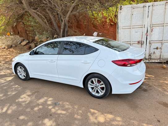 Hyundai Elantra 2017 image 2
