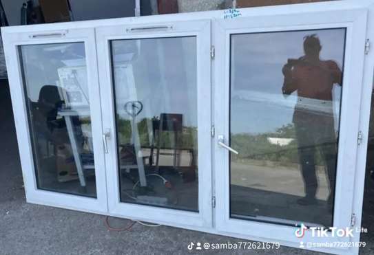 Fenetre pvc quasi blindee antibruit double vitrage image 1