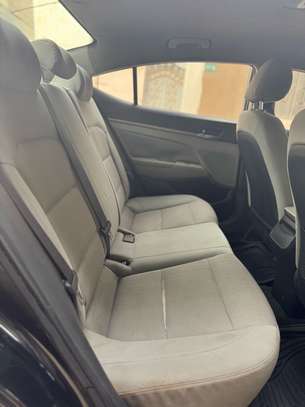 Hyundai Elantra image 7