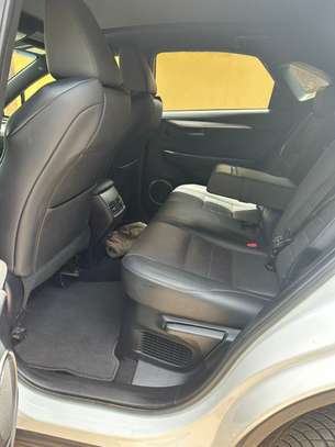 LEXUS NX300h image 11