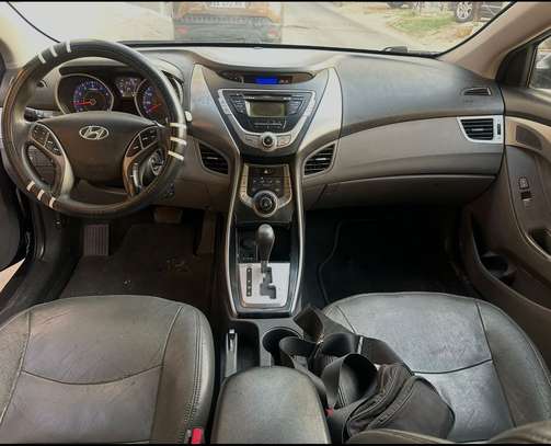Hyndai Elantra 2014 image 4