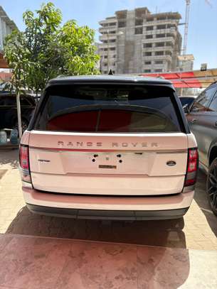 Range Rover Vogue image 15