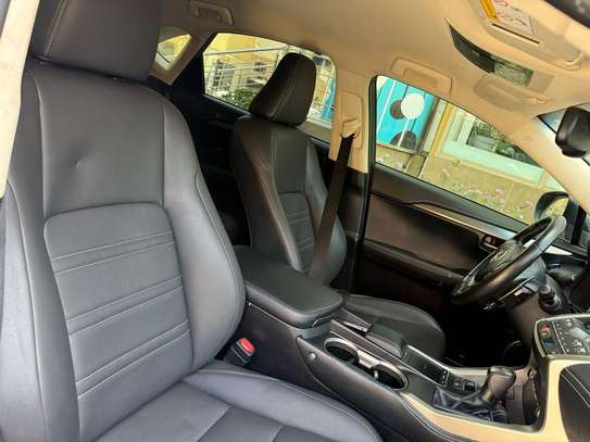 Lexus NX 200 2018 image 9