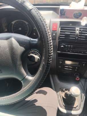 Hyundai voiture compacte gris métallisé économique image 15