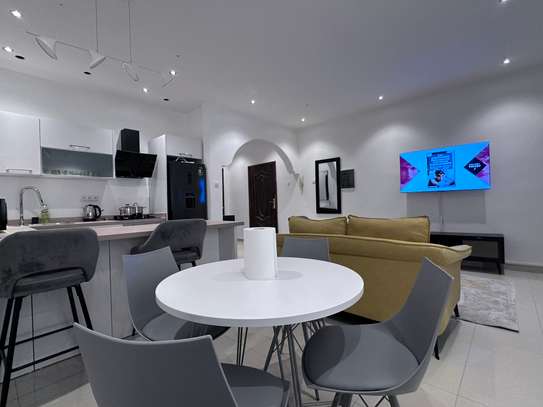 Studio meublé à louer - liberté 6 extension image 3