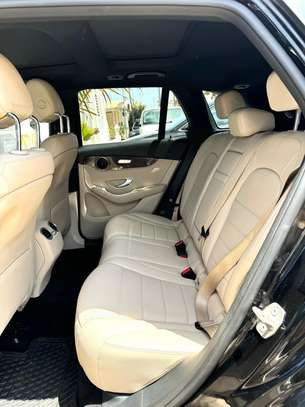 Mercedes-Benz GLC300 image 13
