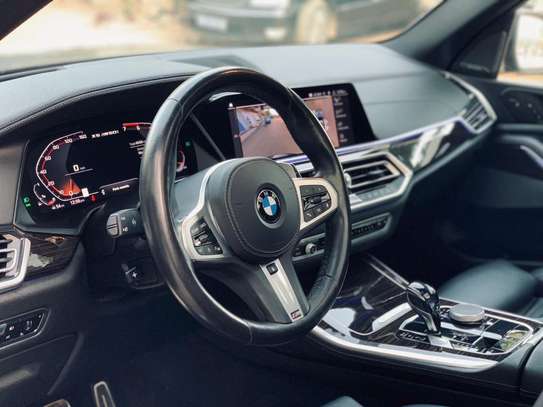 BMW X5 M50i 2021 image 9