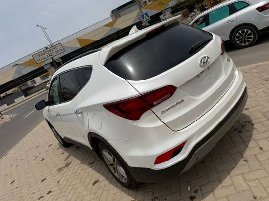 HYUNDAI SANTA FE 2017 image 7