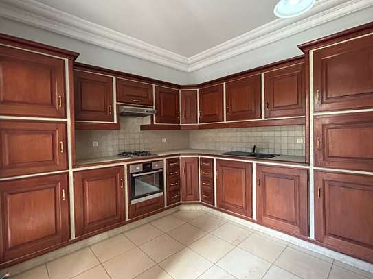 Grande villa aux Almadies pour habitation ou bureaux image 7