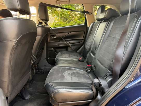 MITSUBISHI OUTLANDER image 6