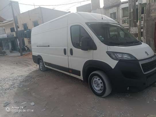 Peugeot BOXER image 2