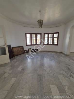 Ref_2779_SEY F4 en duplex vide à louer à Dakar Plateau image 5