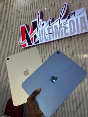 iPad 10th image 2