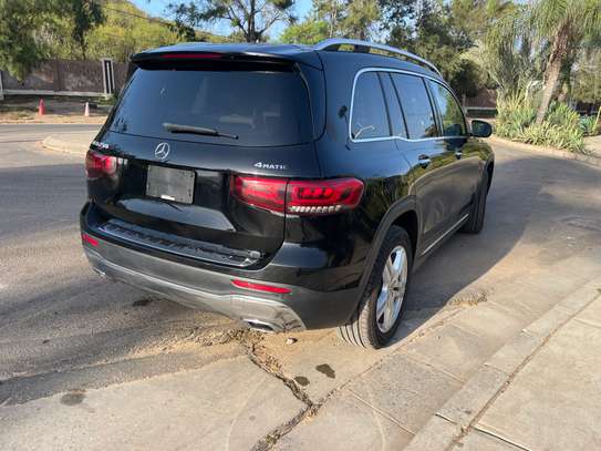 Mercedes GLB -GLE image 3
