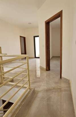 Villa à vendre F4 à Zac Mbao Cite Khalifa image 7