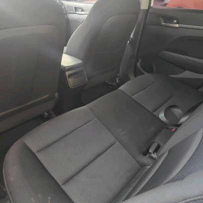 Hyundai elantra image 4