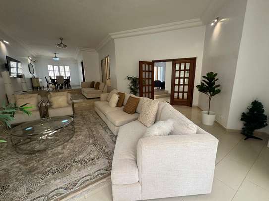 Villa à vendre aux Almadie Ngor derrière Philippe Moris image 2