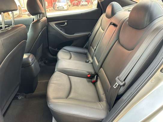 HYUNDAI AVANTE 2015 image 7
