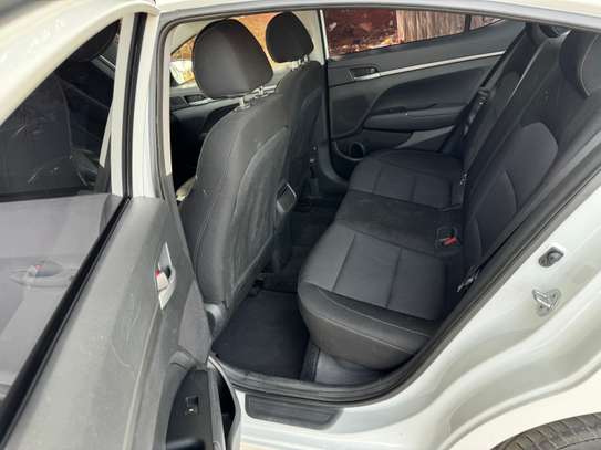 Hyundai Elantra 2017 image 5