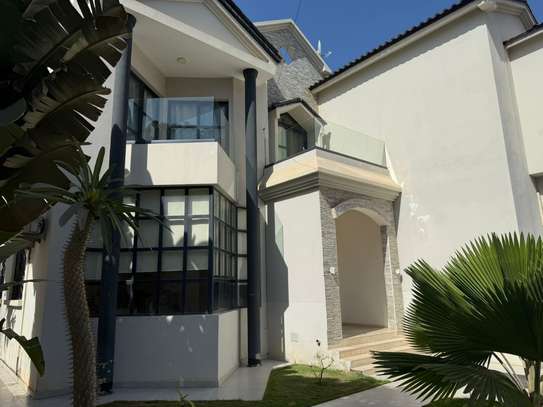 Magnifique villa R+2 à louer aux Almadies image 2