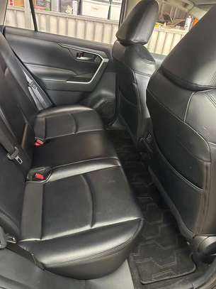 2020 TOYOTA RAV4 image 8