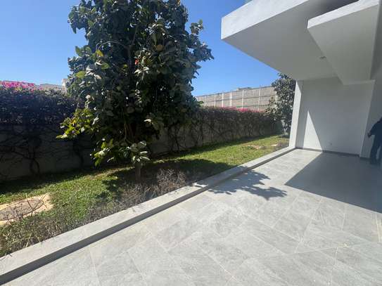 Appartement jardin à louer aux Almadie King watts image 1