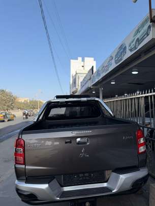 Mitsubishi L200 2018 image 9