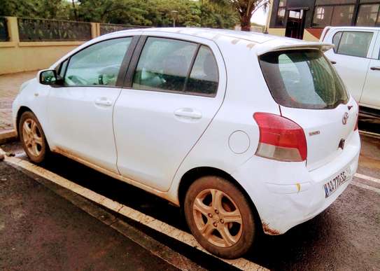 Toyota yaris 2015 image 2