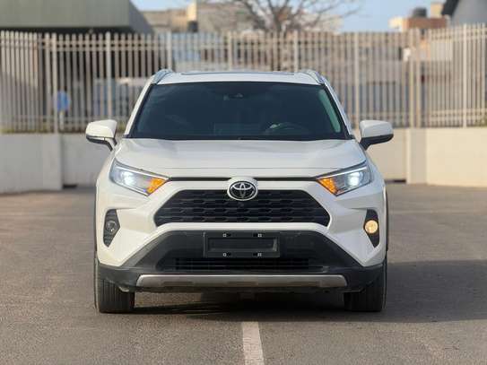 Toyota RAV4 année 2021 image 10