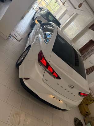 Hyundai sonata image 6