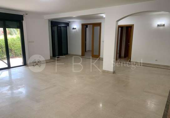 Magnifique Duplex F4 + Bureau à Fann Résidence image 7