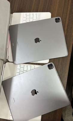 iPad pro 4th generation 512 go image 1