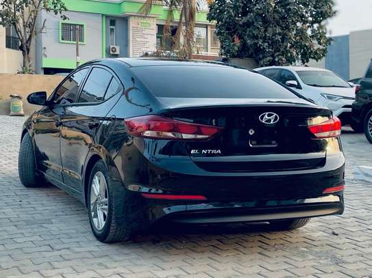2017 Hyundai Elantra SE From Canada image 12