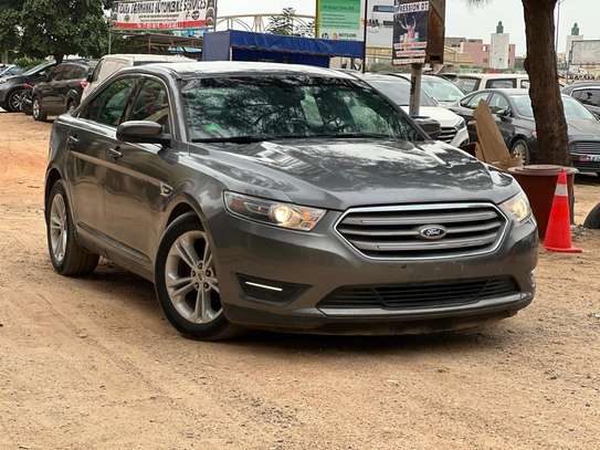 Ford Taurus image 3