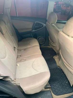 TOYOTA RAV4 image 6